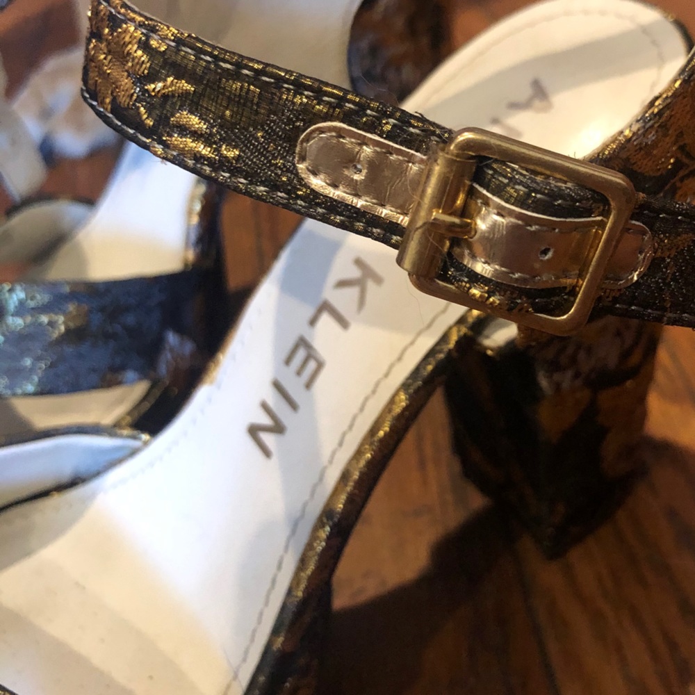 Anne Klein Lalima Gold Floral Platform Sandals
